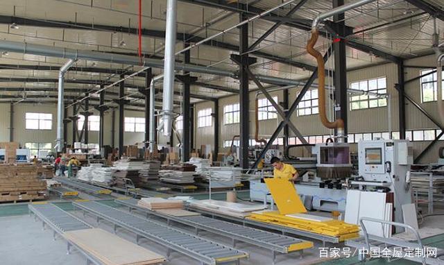 定制VS木工，什么才是衣柜選擇的關(guān)鍵？細(xì)分這幾點(diǎn)，讓選擇不再糾結(jié)！